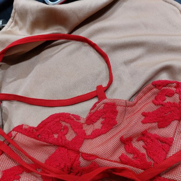 💋💋SENSATIONAL💋💋  Vintage Embroidered Lace Mermaid Gown in Maroon/Red - Picture 11 of 13